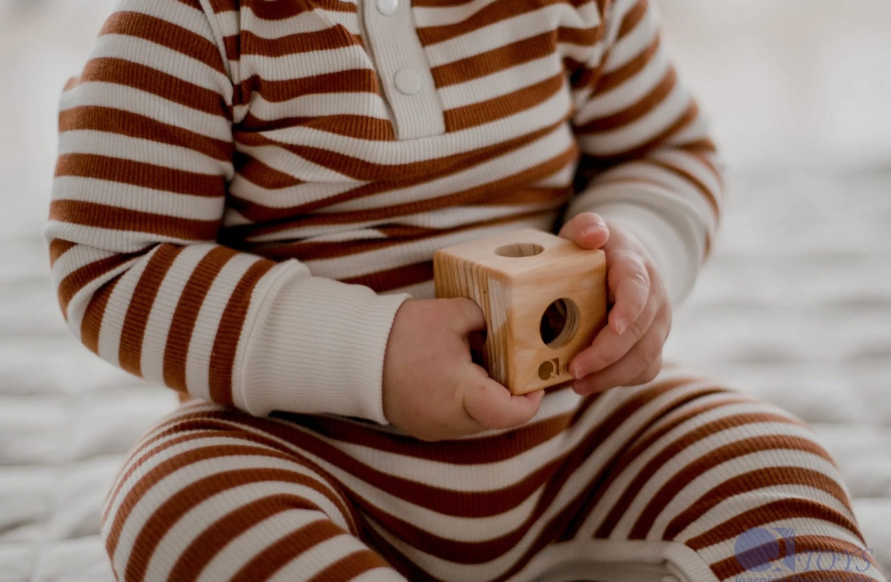 Cube Rattle - Q Toys